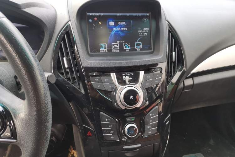 Used BYD Qin New Energy 2016 Qin EV300 Prestige Model Audio And AC Panel