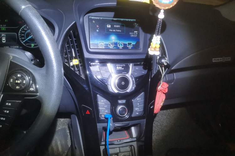 Used BYD Qin New Energy 2016 Qin EV300 Prestige Model Audio And AC Panel