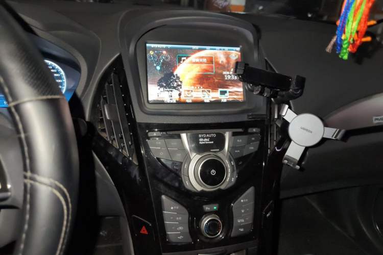 Used BYD Qin New Energy 2016 Qin EV300 Prestige Model Audio And AC Panel