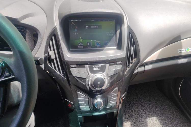 Used BYD Qin New Energy 2016 Qin EV300 Flagship Model Audio And AC Panel