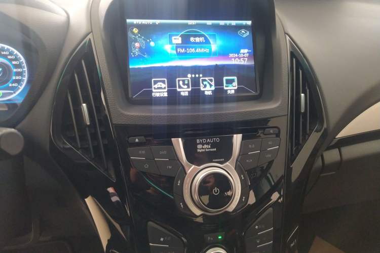 Used BYD Qin New Energy 2016 Qin EV300 Prestige Model Audio And AC Panel