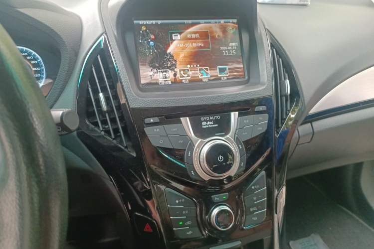 Used BYD Qin New Energy 2016 Qin EV300 Prestige Model Audio And AC Panel