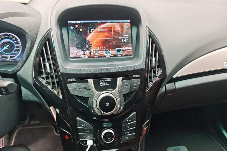 Used BYD Qin New Energy 2016 Qin EV300 Prestige Model Audio And AC Panel