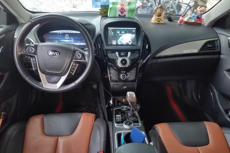 Used BYD Qin New Energy 2016 Qin EV300 Prestige Model Center Console