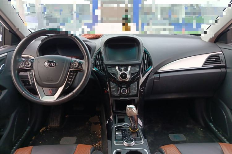 Used BYD Qin New Energy 2016 Qin EV300 Prestige Model Center Console