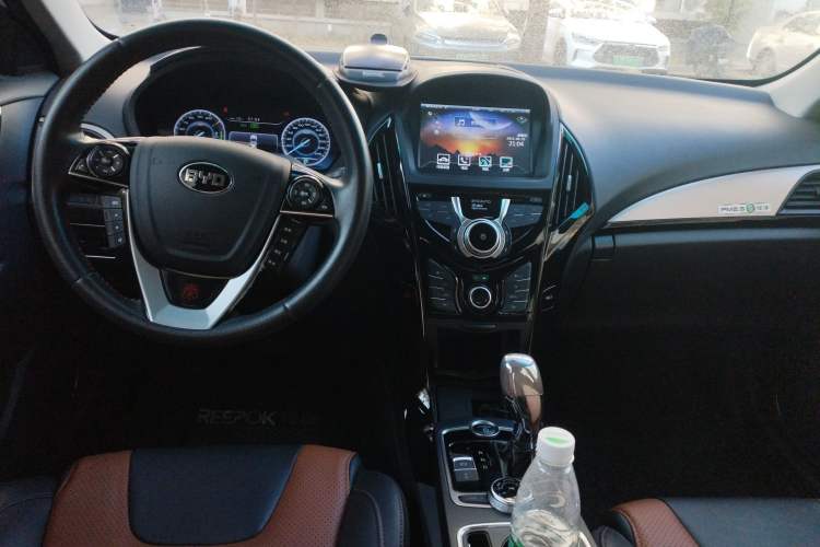 Used BYD Qin New Energy 2016 Qin EV300 Prestige Model Center Console