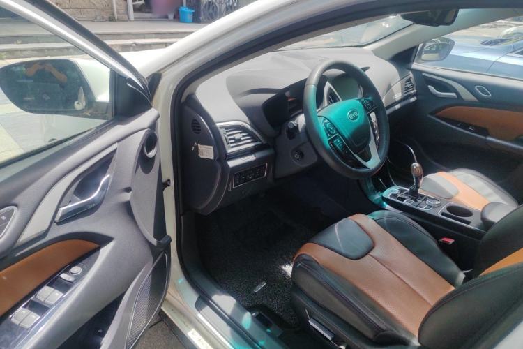 Used BYD Qin New Energy 2016 Qin EV300 Flagship Model Driver Seat