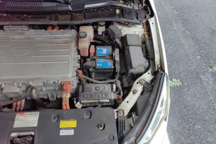 Used BYD Qin New Energy 2016 Qin EV300 Prestige Model Engine Bay Left