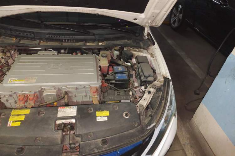 Used BYD Qin New Energy 2016 Qin EV300 Prestige Model Engine Bay Left