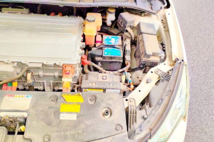 Used BYD Qin New Energy 2016 Qin EV300 Prestige Model Engine Bay Left