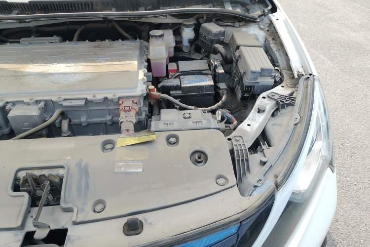 Used BYD Qin New Energy 2016 Qin EV300 Prestige Model Engine Bay Left