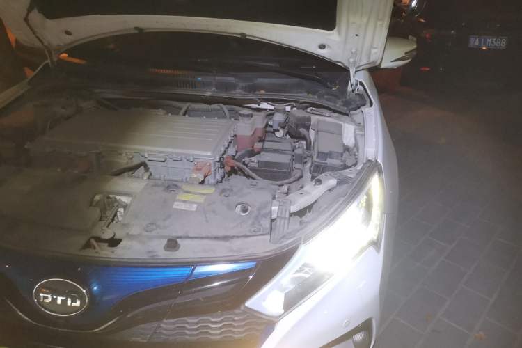 Used BYD Qin New Energy 2016 Qin EV300 Prestige Model Engine Bay Left