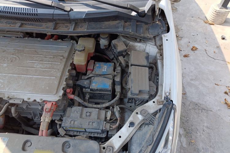 Used BYD Qin New Energy 2016 Qin EV300 Prestige Model Engine Bay Left