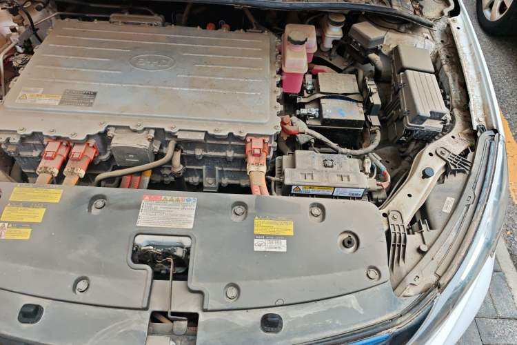 Used BYD Qin New Energy 2016 Qin EV300 Prestige Model Engine Bay Left