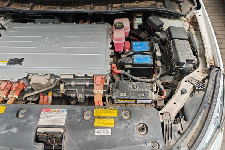 Used BYD Qin New Energy 2016 Qin EV300 Prestige Model Engine Bay Left