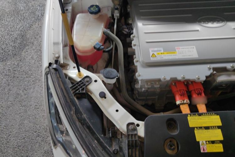 Used BYD Qin New Energy 2016 Qin EV300 Prestige Model Engine Bay Right