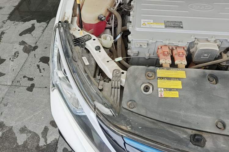 Used BYD Qin New Energy 2016 Qin EV300 Prestige Model Engine Bay Right