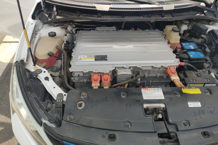Used BYD Qin New Energy 2016 Qin EV300 Prestige Model Engine Bay Right