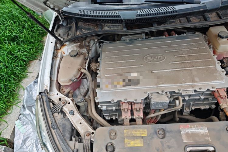 Used BYD Qin New Energy 2016 Qin EV300 Prestige Model Engine Bay Right