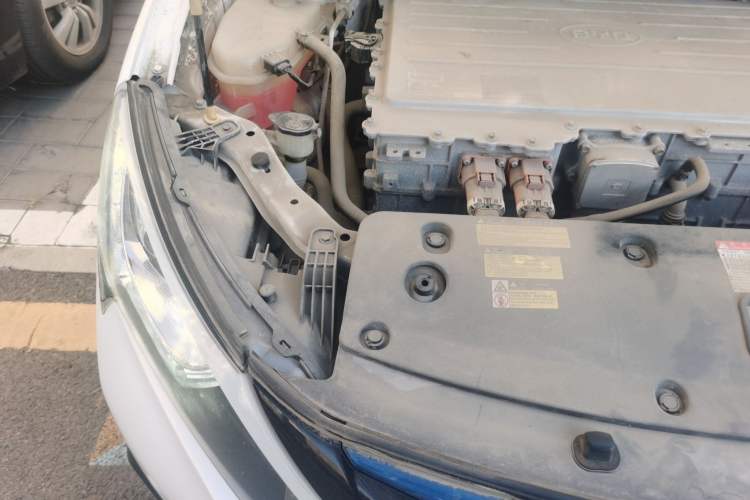 Used BYD Qin New Energy 2016 Qin EV300 Prestige Model Engine Bay Right