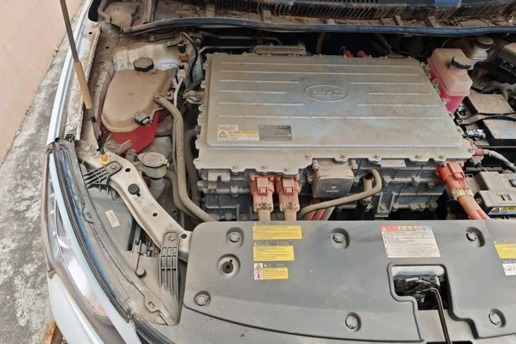 Used BYD Qin New Energy 2016 Qin EV300 Prestige Model Engine Bay Right