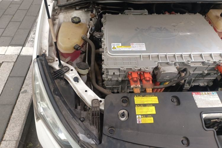 Used BYD Qin New Energy 2016 Qin EV300 Prestige Model Engine Bay Right