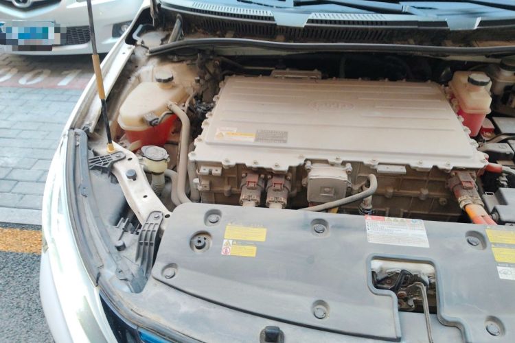Used BYD Qin New Energy 2016 Qin EV300 Prestige Model Engine Bay Right
