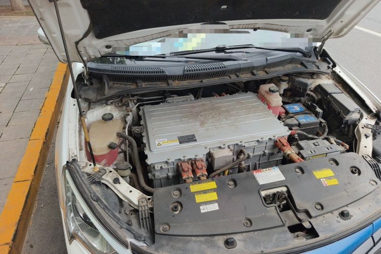 Used BYD Qin New Energy 2016 Qin EV300 Prestige Model Engine Bay Right