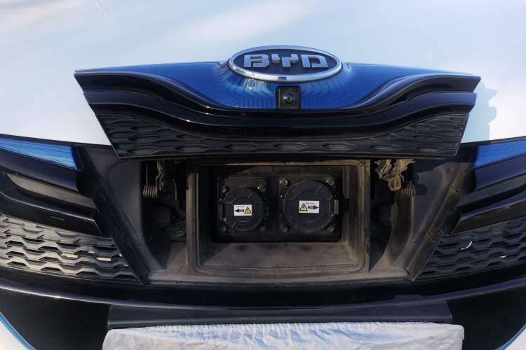 Used BYD Qin New Energy 2016 Qin EV300 Prestige Model Exterior 12