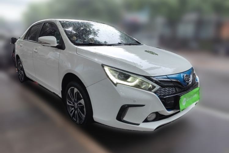 Used BYD Qin New Energy 2016 Qin EV300 Prestige Model Front Right 45 Deg