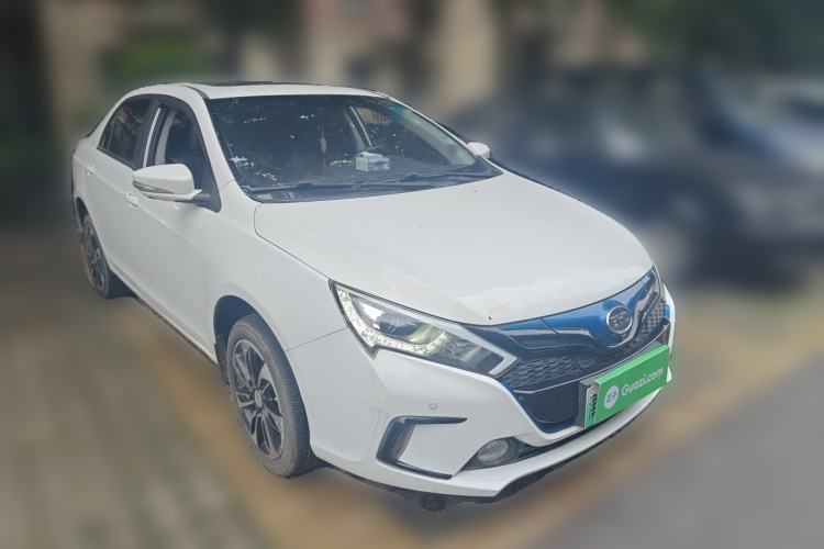 Used BYD Qin New Energy 2016 Qin EV300 Prestige Model Front Right 45 Deg