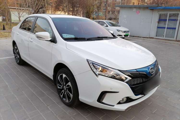 Used BYD Qin New Energy 2016 Qin EV300 Prestige Model Front Right 45 Deg