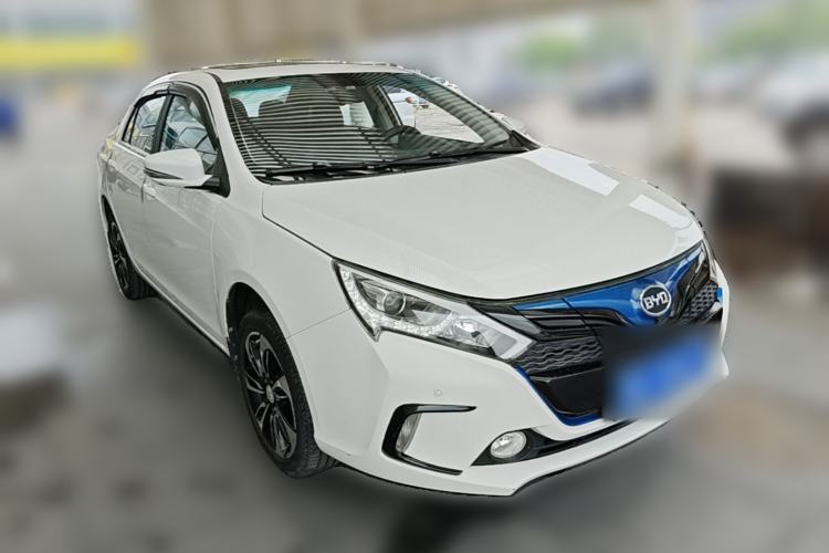 Used BYD Qin New Energy 2016 Qin EV300 Prestige Model Front Right 45 Deg