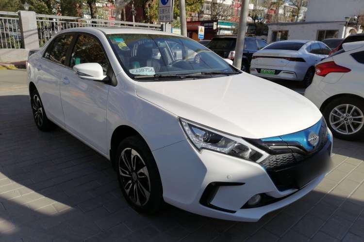 Used BYD Qin New Energy 2016 Qin EV300 Prestige Model Front Right 45 Deg