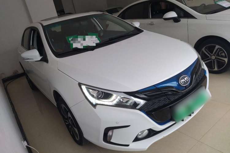 Used BYD Qin New Energy 2016 Qin EV300 Prestige Model Front Right 45 Deg