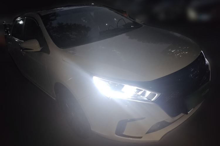 Used BYD Qin New Energy 2016 Qin EV300 Prestige Model Front Right 45 Deg