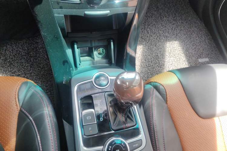 Used BYD Qin New Energy 2016 Qin EV300 Flagship Model Gear Lever