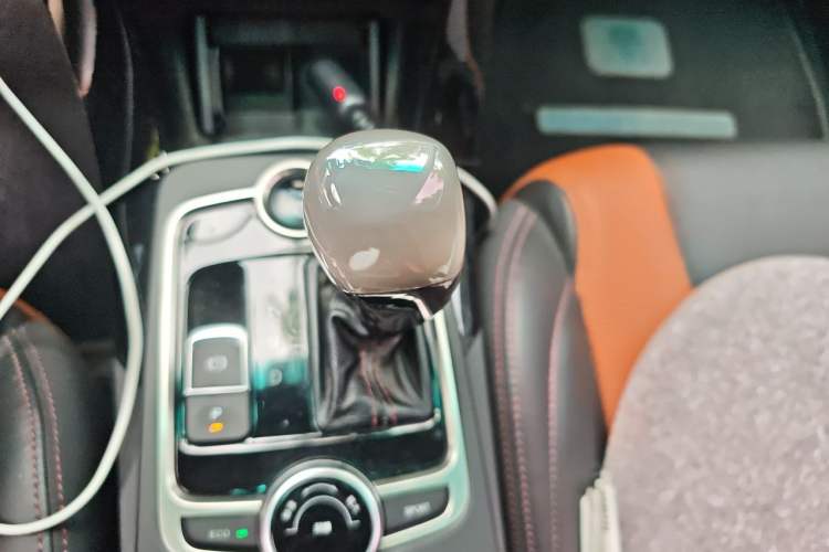 Used BYD Qin New Energy 2016 Qin EV300 Prestige Model Gear Lever