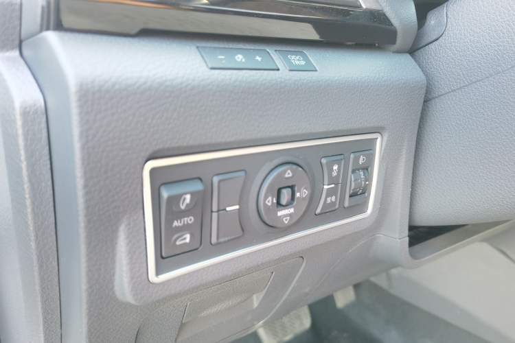 Used BYD Qin New Energy 2016 Qin EV300 Prestige Model Interior 11