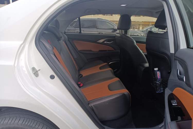 Used BYD Qin New Energy 2016 Qin EV300 Prestige Model Interior 12