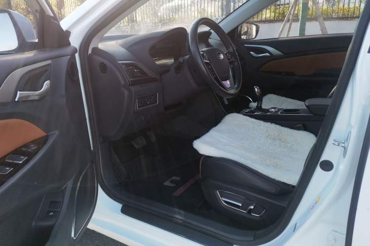 Used BYD Qin New Energy 2016 Qin EV300 Prestige Model Interior 2