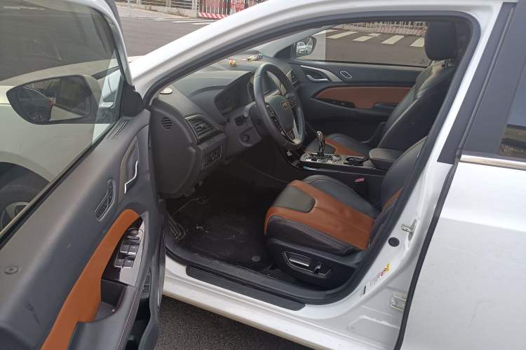 Used BYD Qin New Energy 2016 Qin EV300 Prestige Model Interior 4