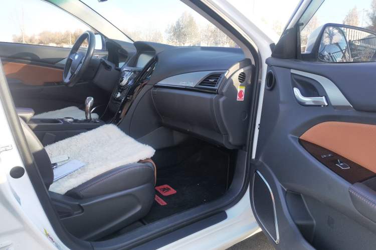 Used BYD Qin New Energy 2016 Qin EV300 Prestige Model Interior 5