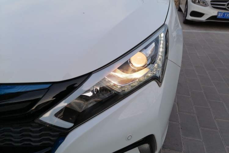 Used BYD Qin New Energy 2016 Qin EV300 Prestige Model Left Front Headlight