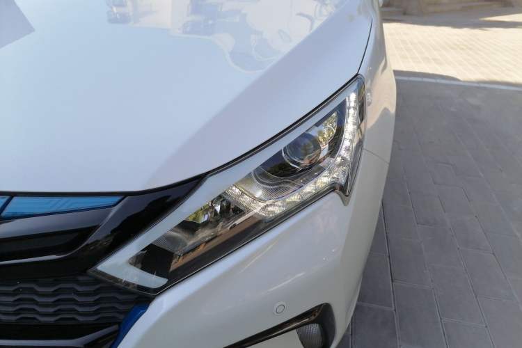 Used BYD Qin New Energy 2016 Qin EV300 Prestige Model Left Front Headlight