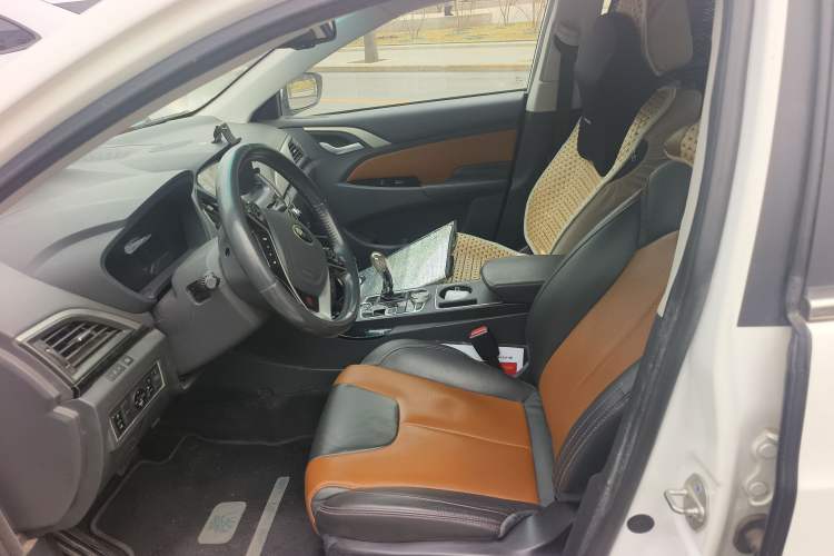 Used BYD Qin New Energy 2016 Qin EV300 Prestige Model Left Front Seat