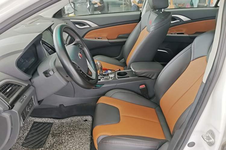 Used BYD Qin New Energy 2016 Qin EV300 Prestige Model Left Front Seat