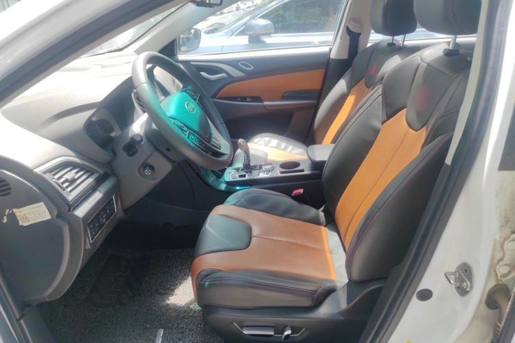 Used BYD Qin New Energy 2016 Qin EV300 Flagship Model Left Front Seat