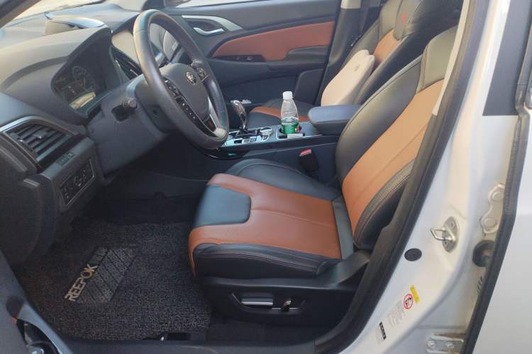 Used BYD Qin New Energy 2016 Qin EV300 Prestige Model Left Front Seat