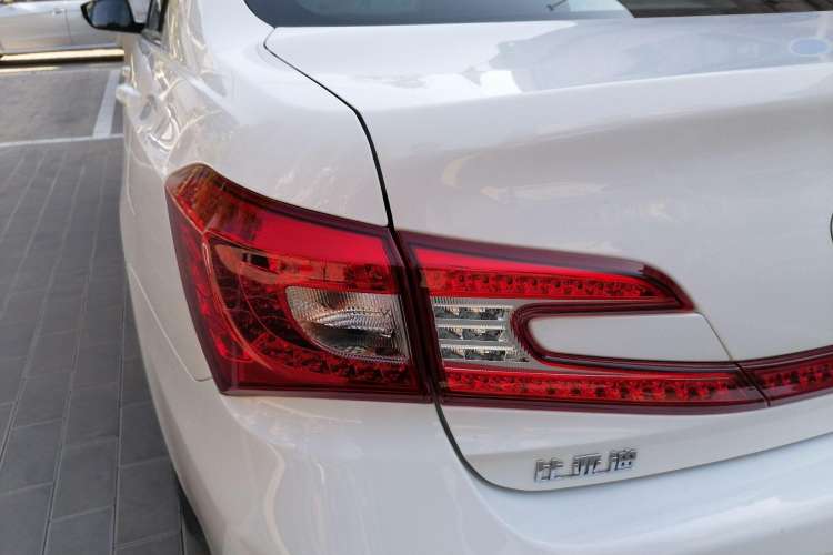 Used BYD Qin New Energy 2016 Qin EV300 Prestige Model Left Rear Taillight